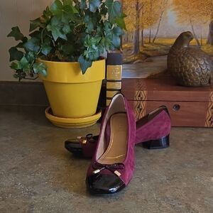 EUC Vionic Burgundy Suede Low Heel Size 7.5